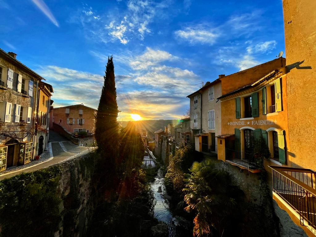 Moustiers Sainte Marie dans les Alpes de Haute-Provence