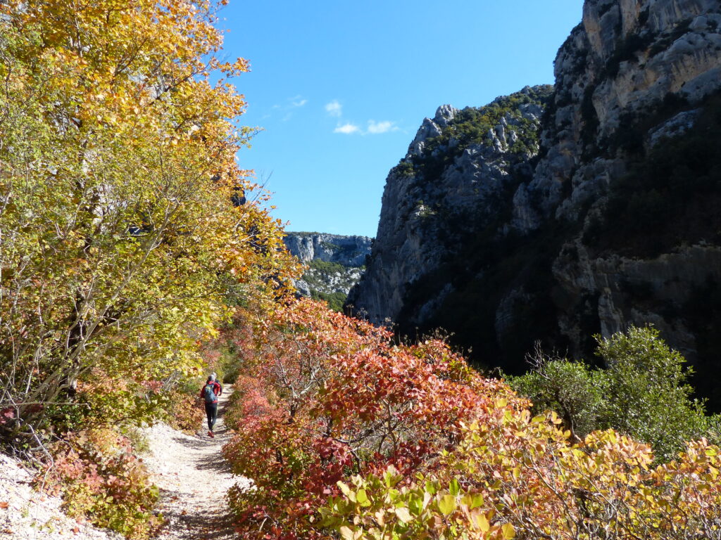 Randonnées pédestres dans le sentier Martel dans les gorges du Verdon