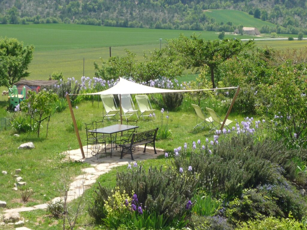 Terrasse de la chambre d'hôte Lou Margé