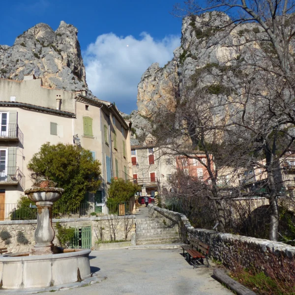 Rues du village de Moustiers Sainte-Marie