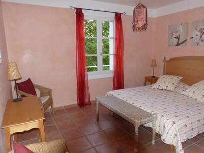 La chambre Lou Moutdénié, chambre d'hôte à Moustiers Sainte Marie. Chambre avec lit 2 personnes